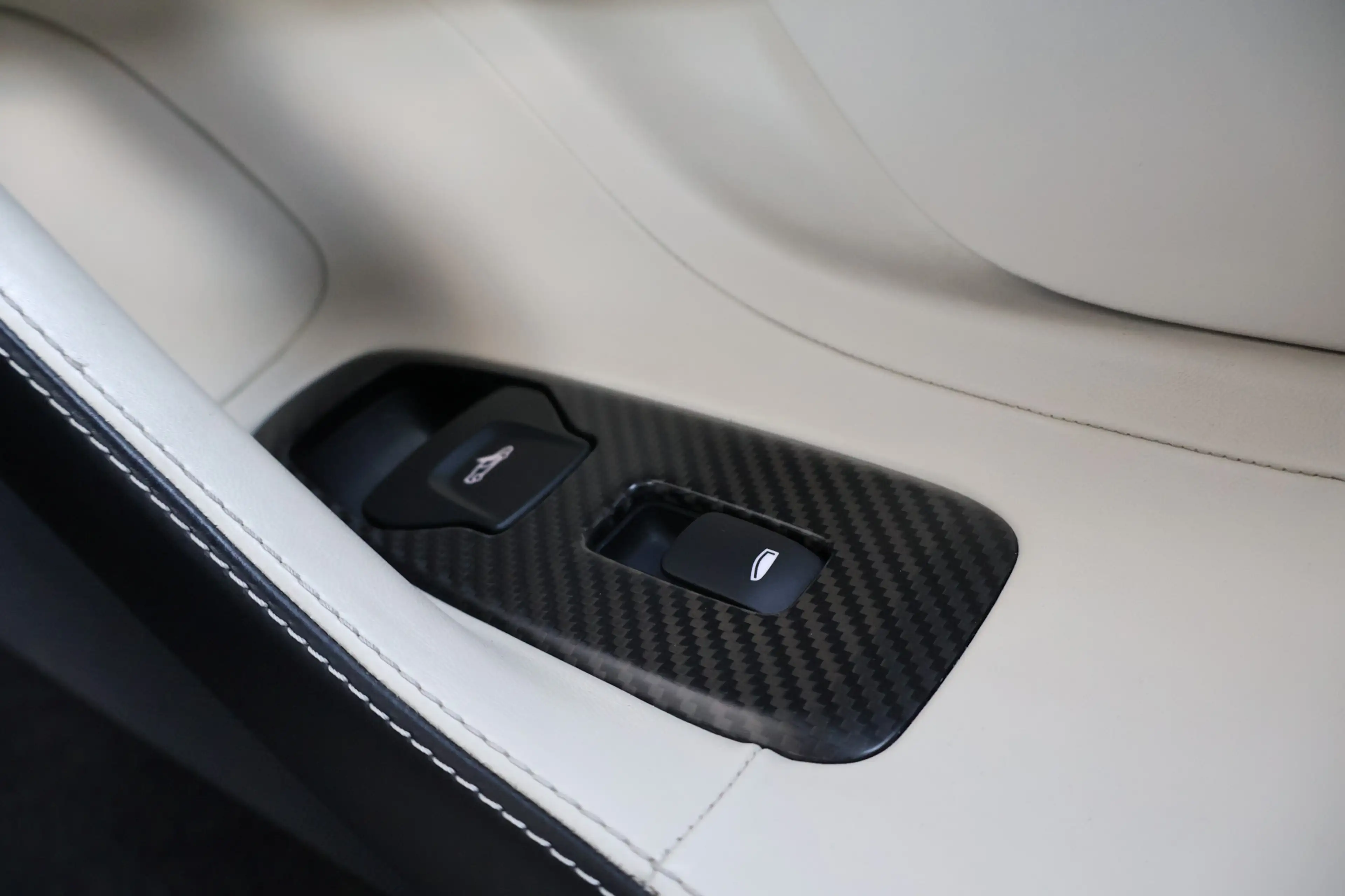 McLaren 570S Spider | CARBON INTERIEUR | BOWERS & WILKENS | CRU — photo 33