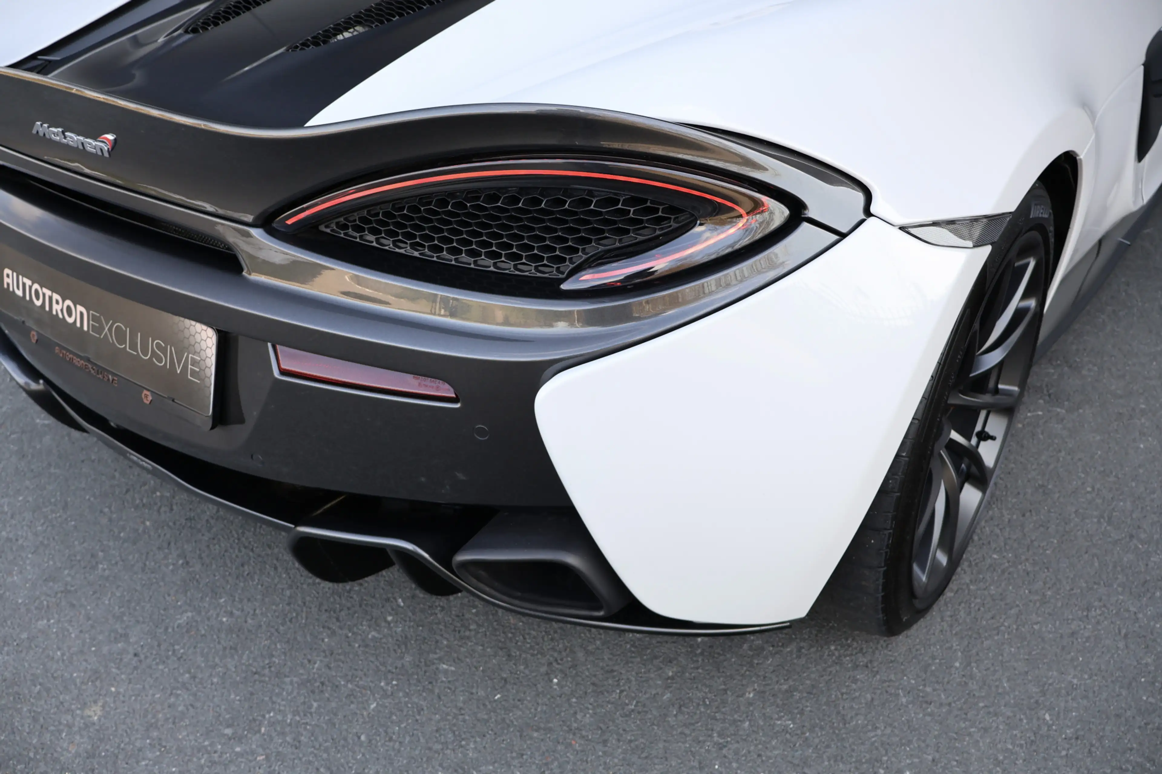 McLaren 570S Spider | CARBON INTERIEUR | BOWERS & WILKENS | CRU — photo 18