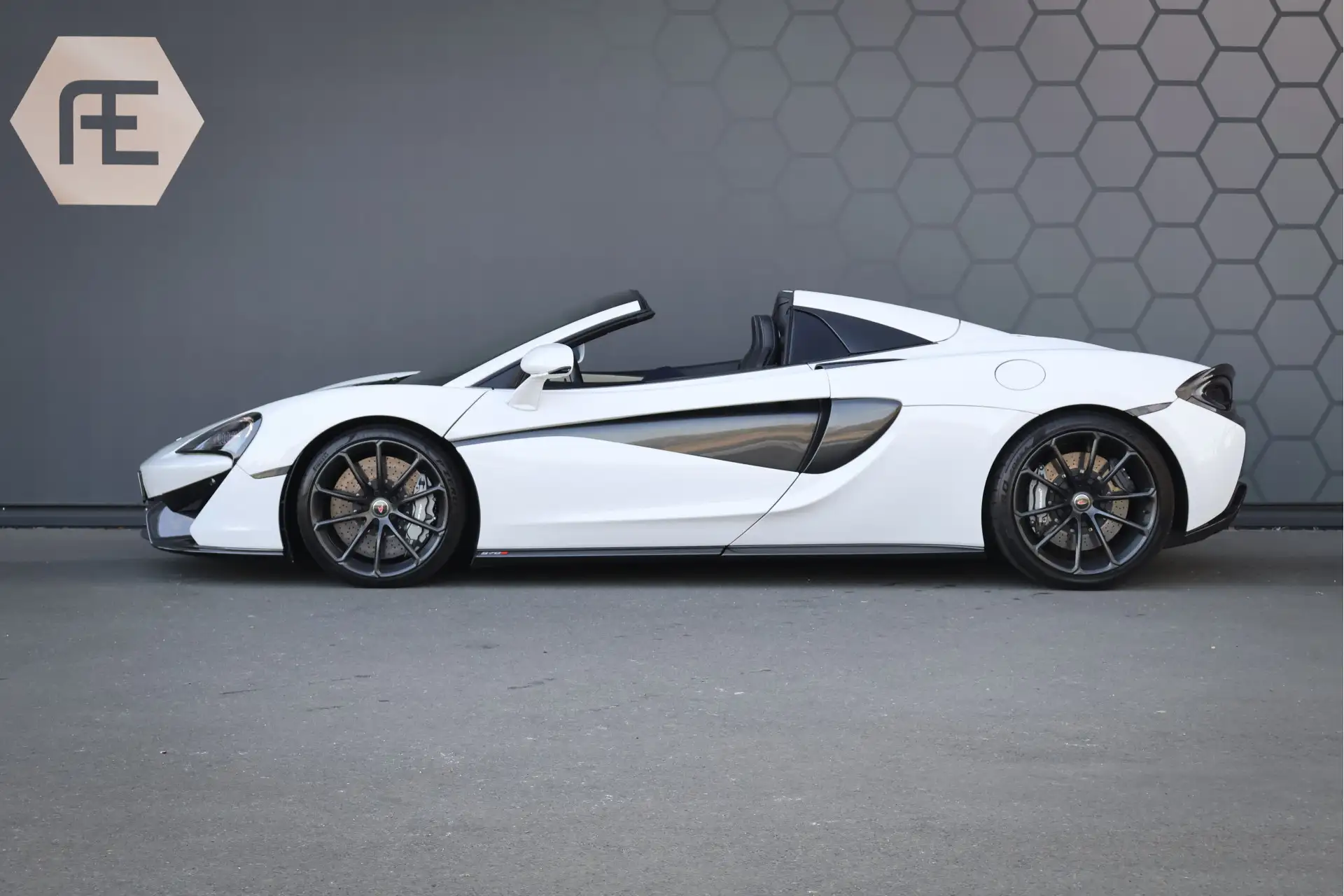 맥라렌 570S 570 Sport Spider 2018 흰색 사진 5