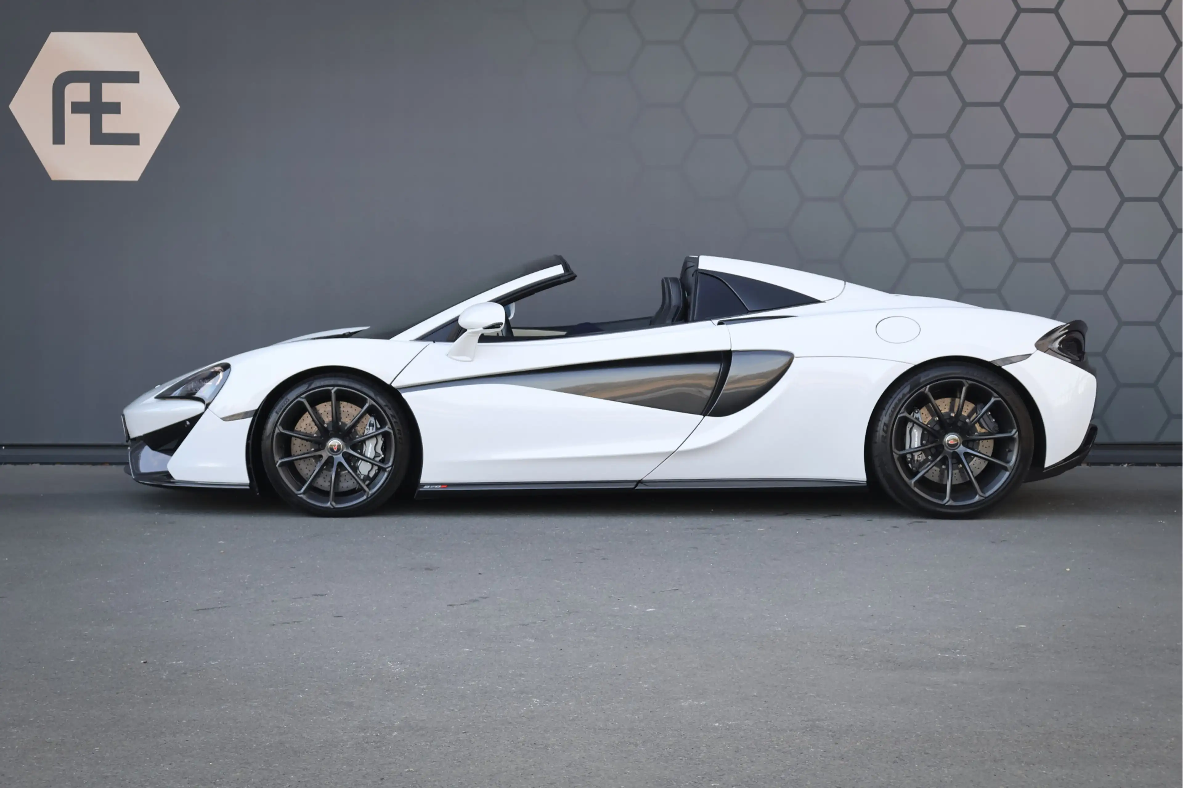 McLaren 570S Spider | CARBON INTERIEUR | BOWERS & WILKENS | CRU — photo 6