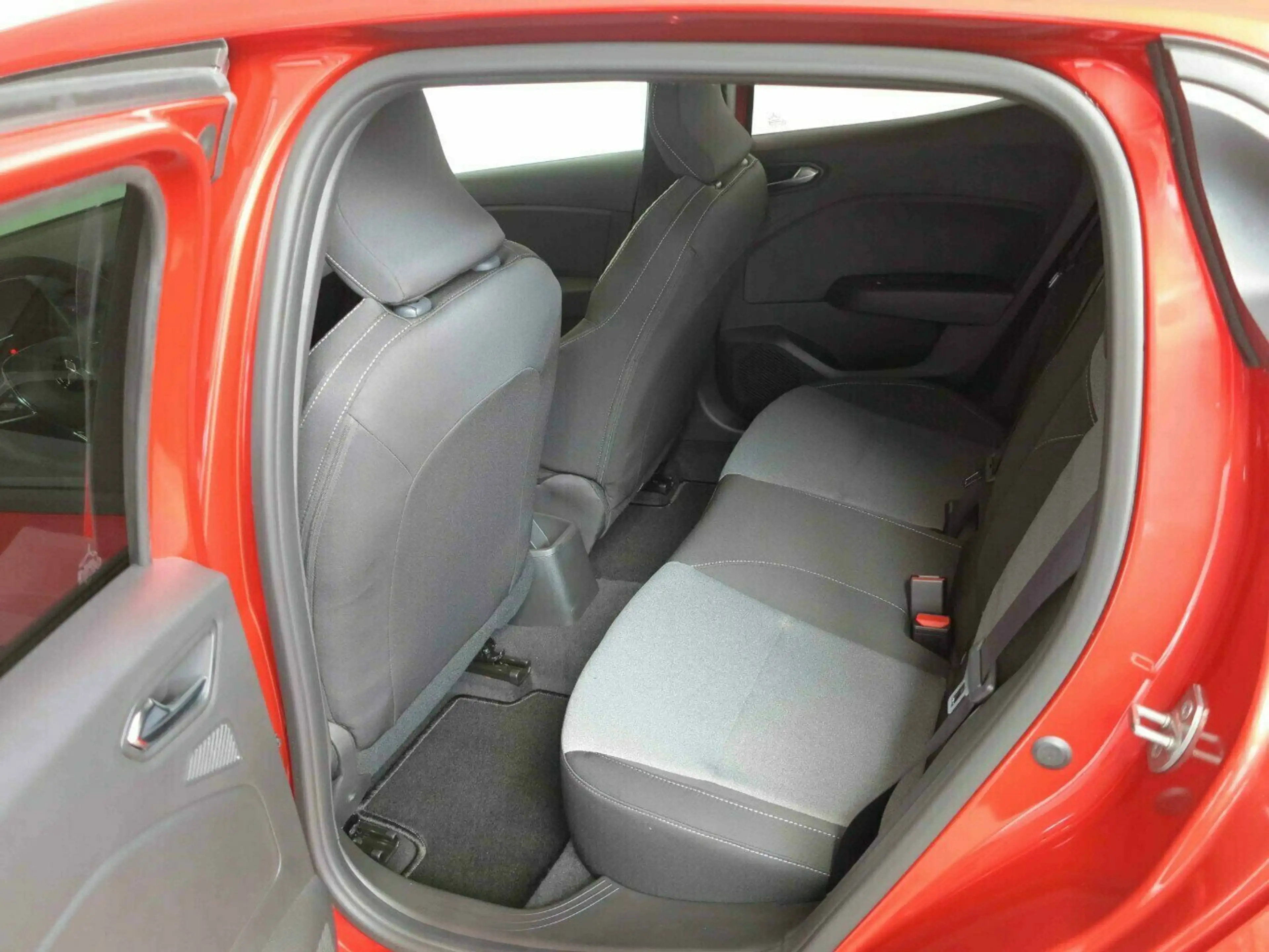 Mitsubishi Colt Plus mit 8 Jahren Garantie — photo 11