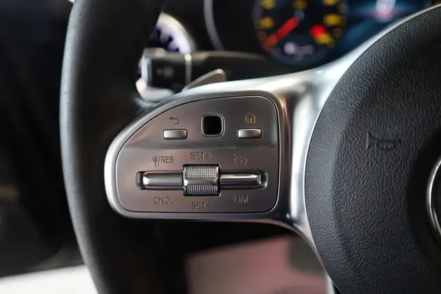 Mercedes-Benz C-Class view 20