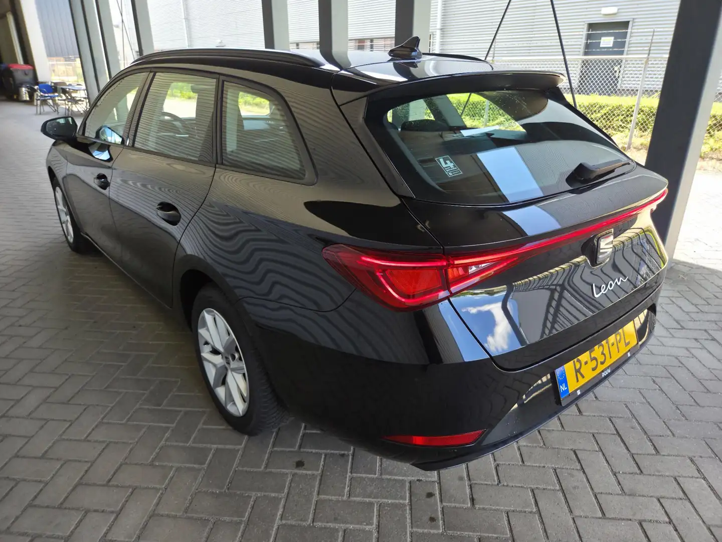 SEAT Leon Sportstourer 1.0 TSI Reference Noir - 2