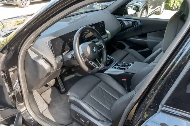 BMW X3 view 11