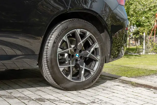 BMW X3 view 10