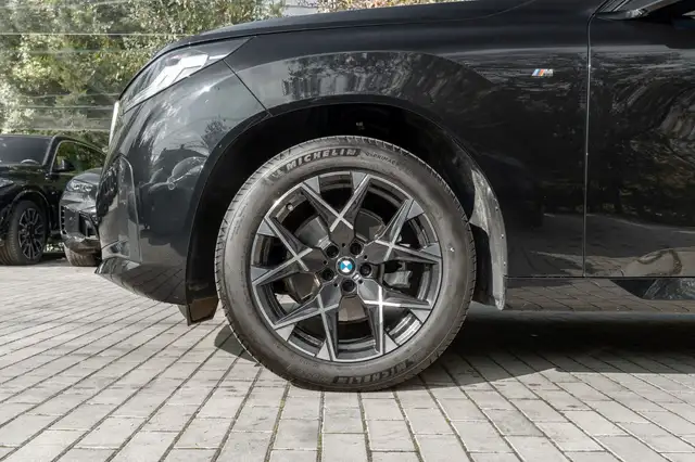 BMW X3 view 9