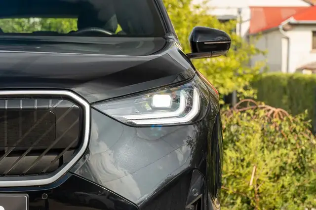 BMW X3 view 8
