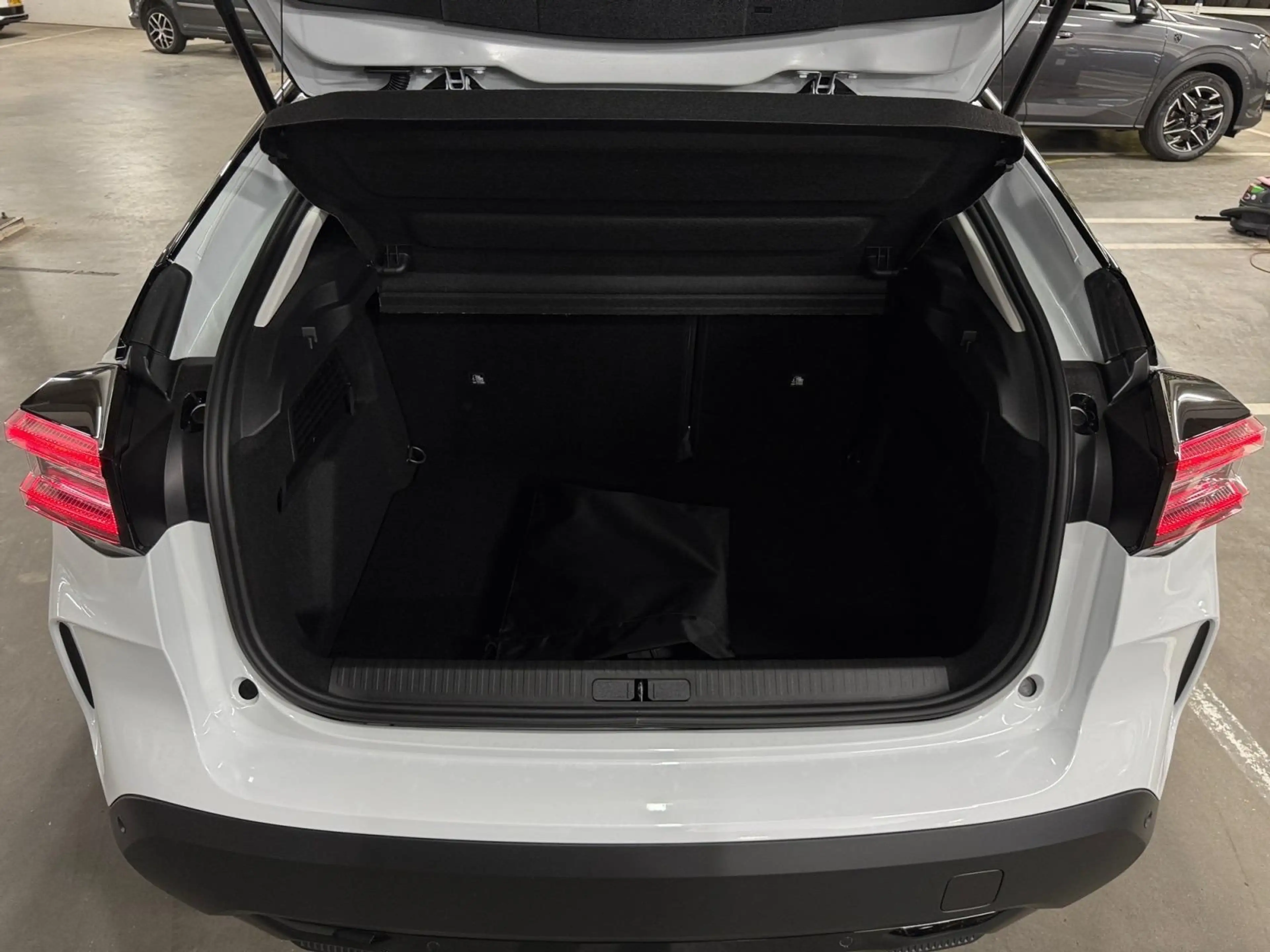 Citroen E-C4 Electric Collection 54 kWh 156pk | NAVIGATIE | STOELVERWARM — photo 9
