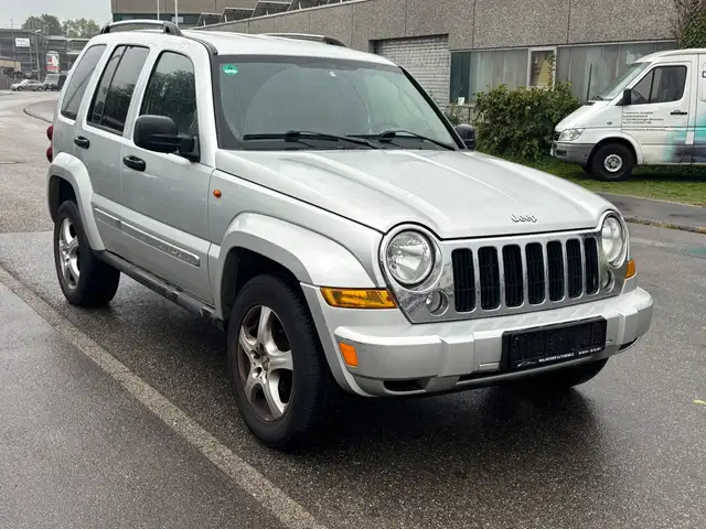 Jeep Cherokee Cherokee 2.8 CRD - Automatik - Ahk - Klima -