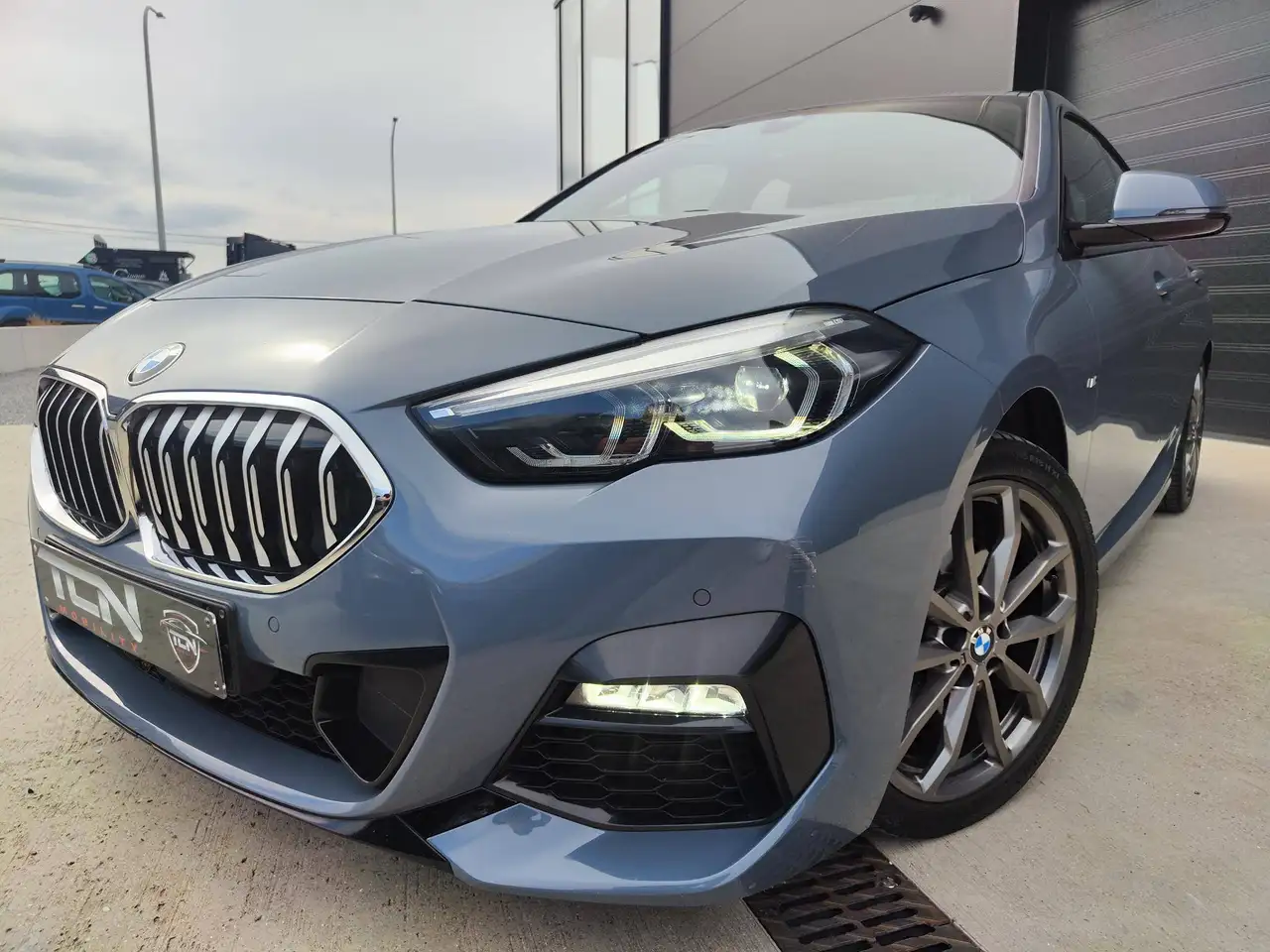 BMW 216