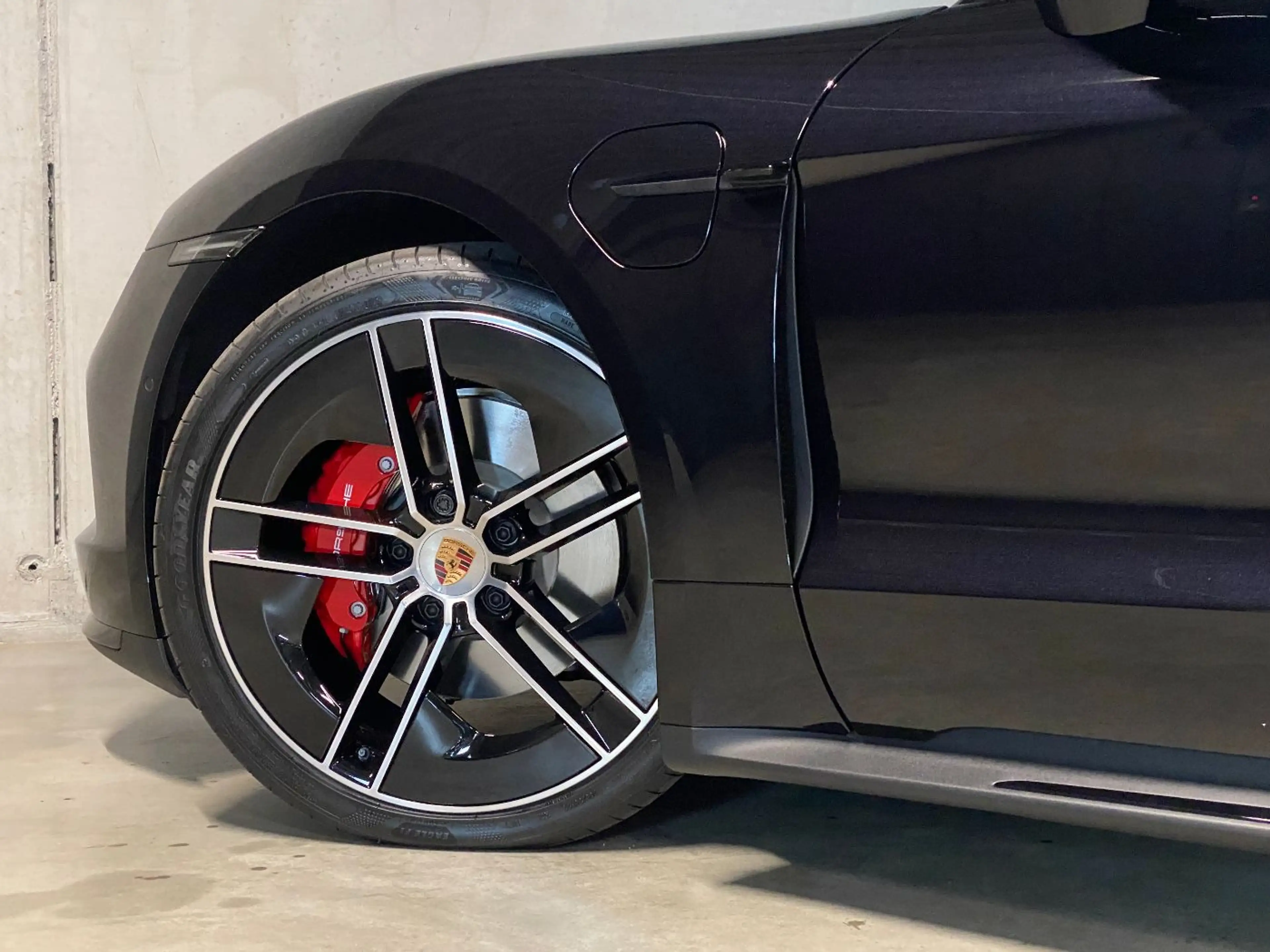 Porsche Taycan 4S Sport Turismo Black Edition | Panorama — photo 7