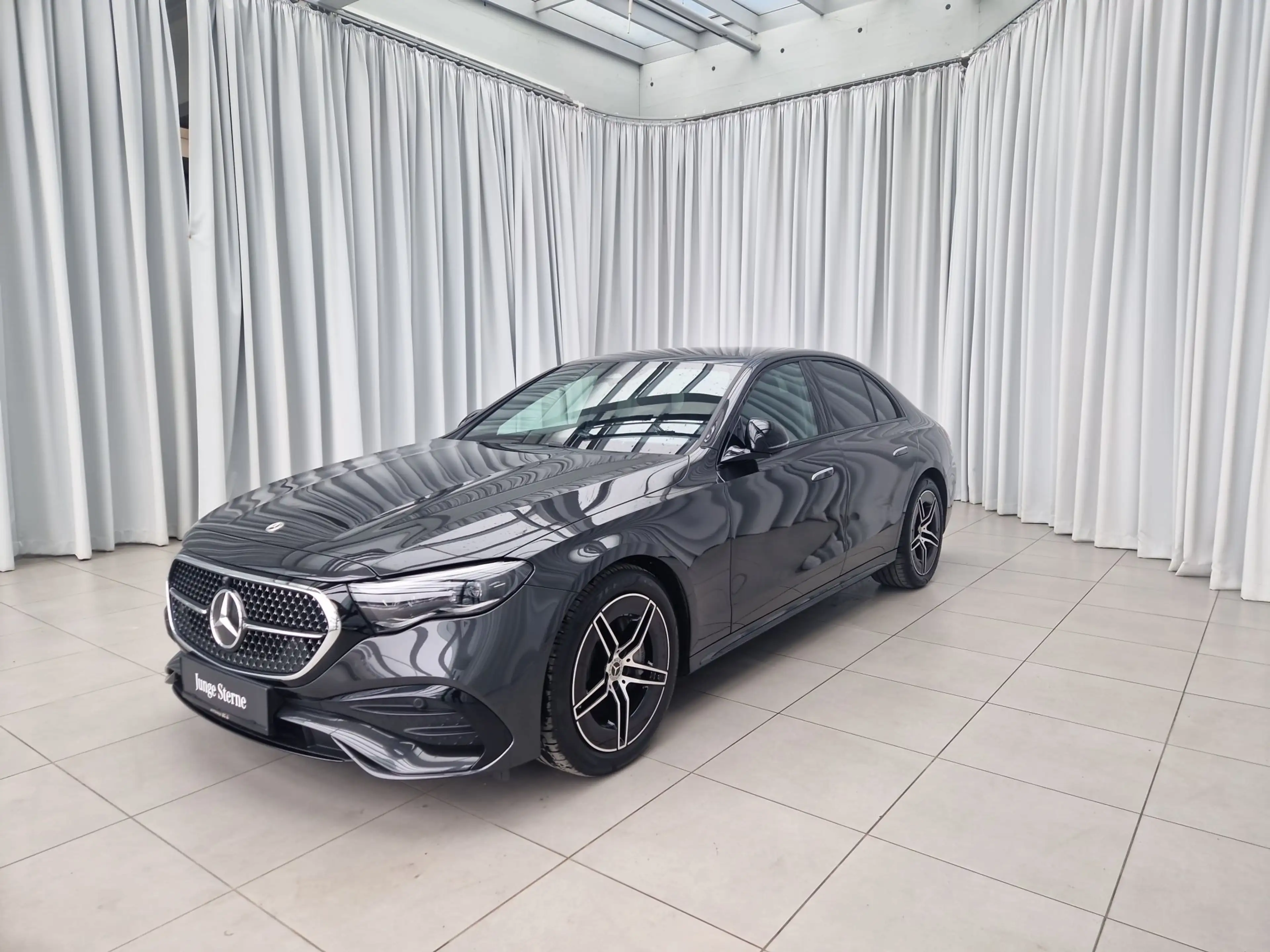Mercedes-Benz E 220 d Limousine SpurW Winterp. SportS. — photo 2