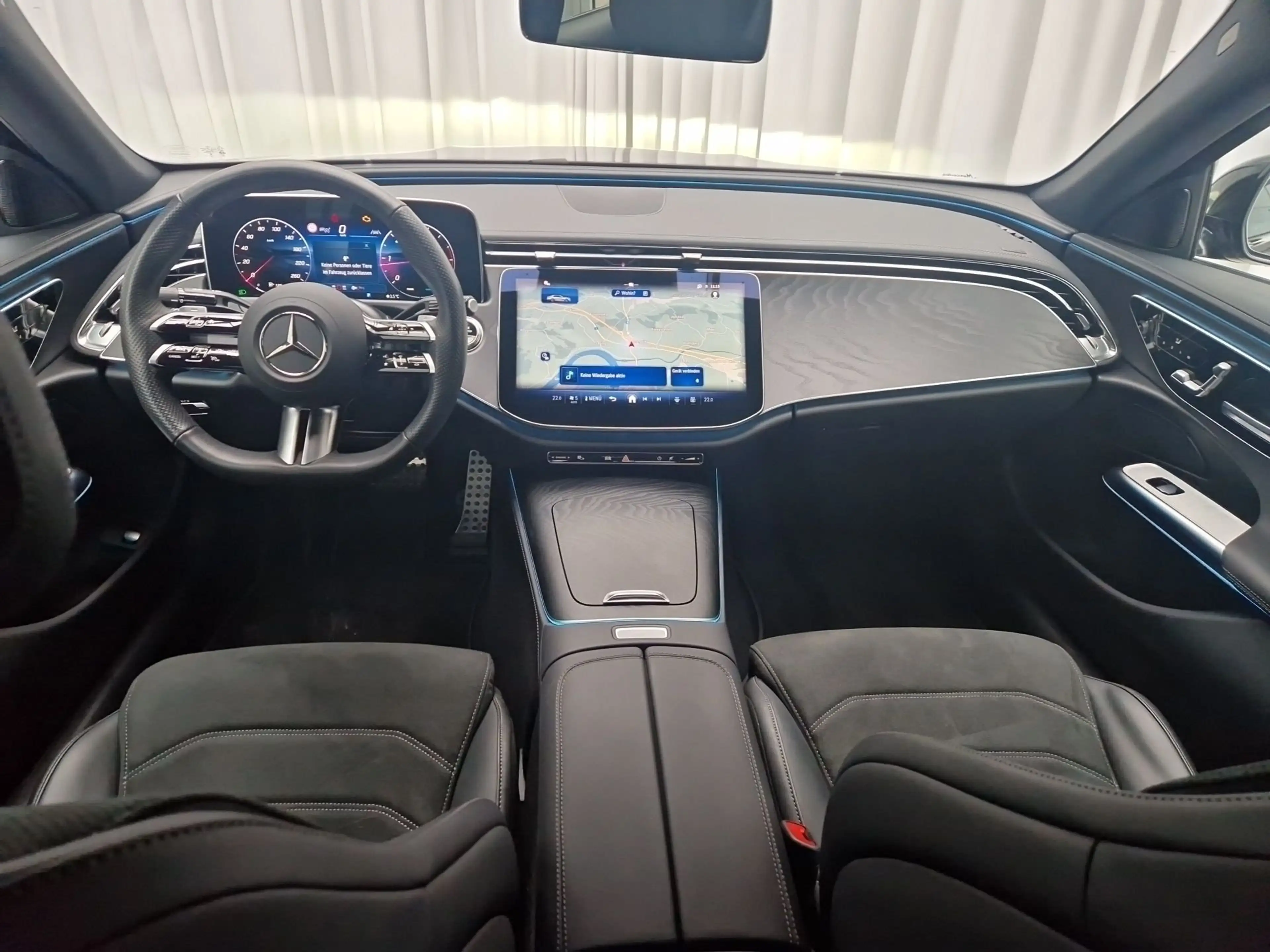 Mercedes-Benz E 220 d Limousine SpurW Winterp. SportS. — photo 18