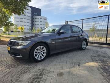 3-serie 320i