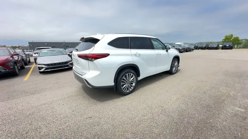 Toyota Highlander 2022 photo 5