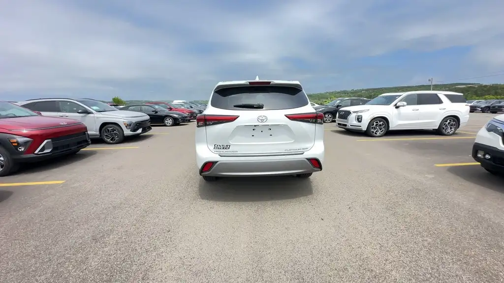 Toyota Highlander 2022 photo 4