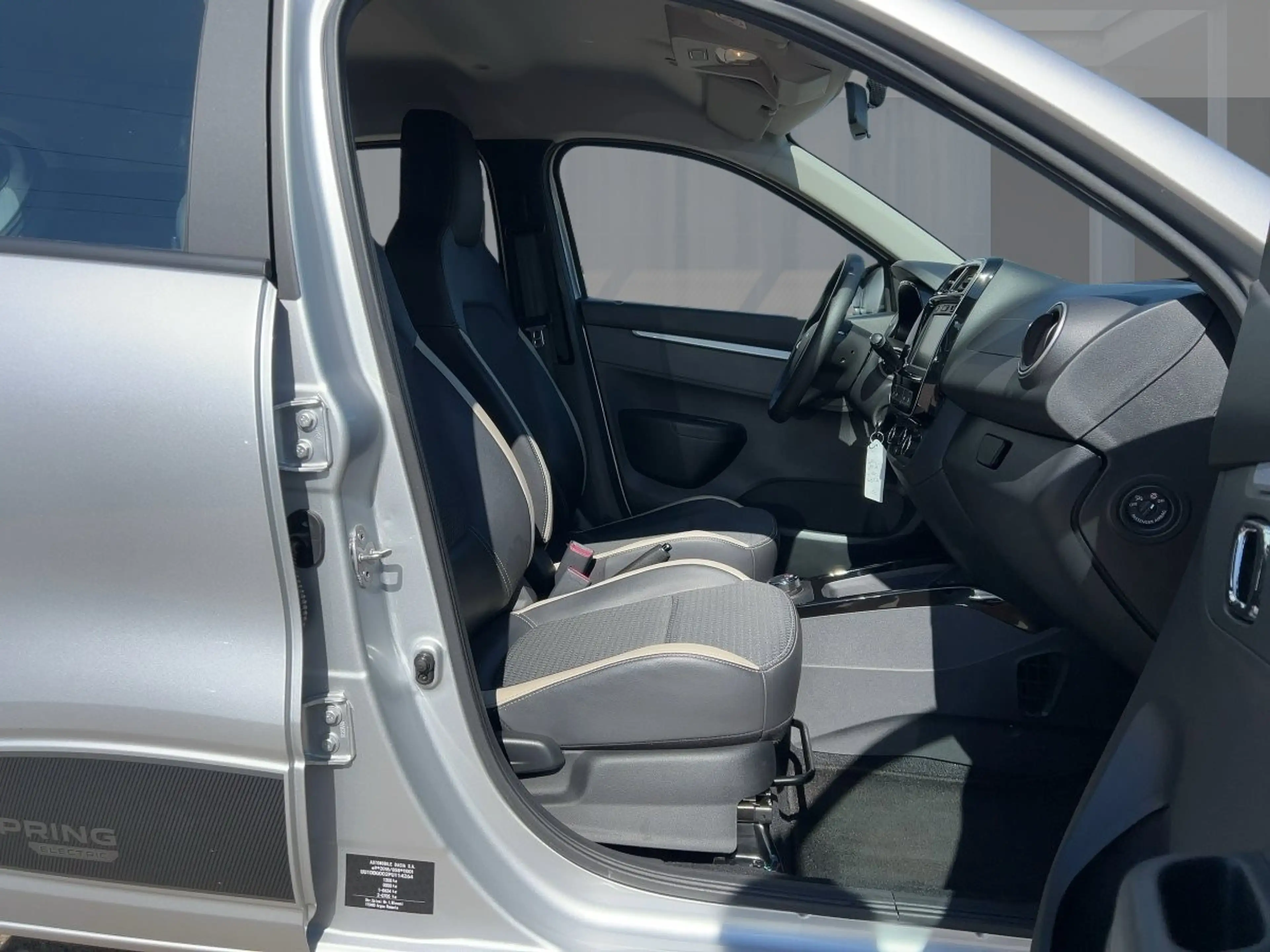 Dacia Spring ELECTRIC ESSENTIAL 27kWh CCS NAVIGATION — photo 8