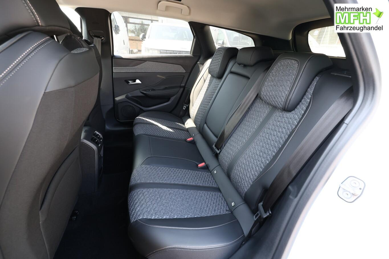Peugeot 308 SW Allure MY26 SHZ Nav LHZ ACC Kam DigC PDC 96 ... — photo 9