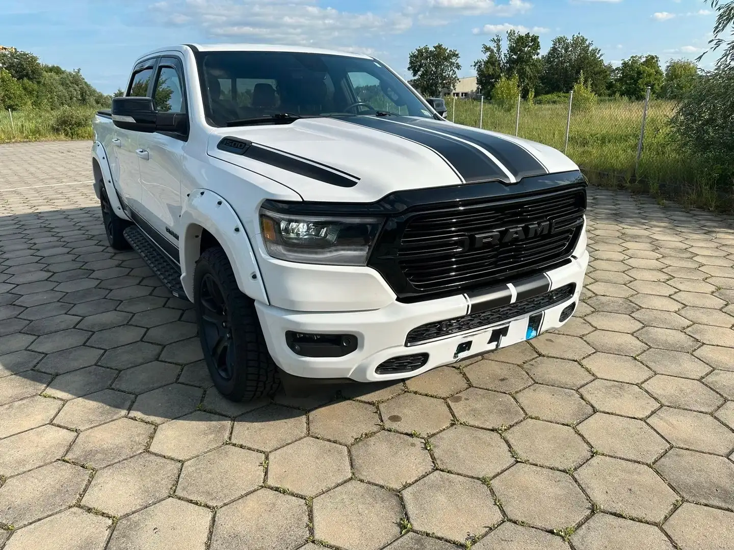 Dodge RAM Hemi 5.7l 4x4 Offroad Bighorn Gen5 Weiß - 2