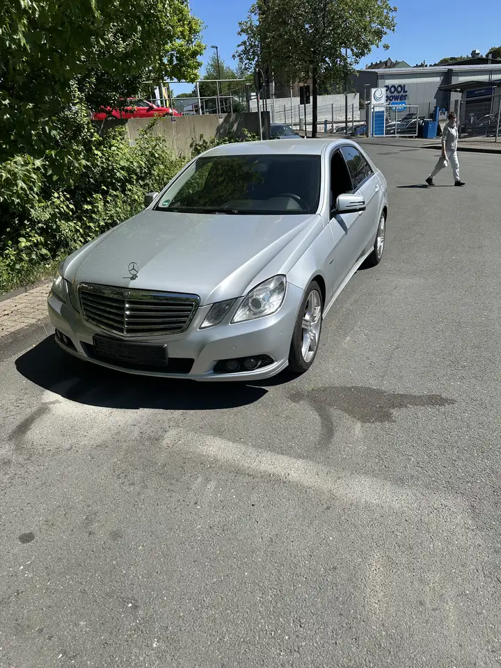 Mercedes-Benz E 200