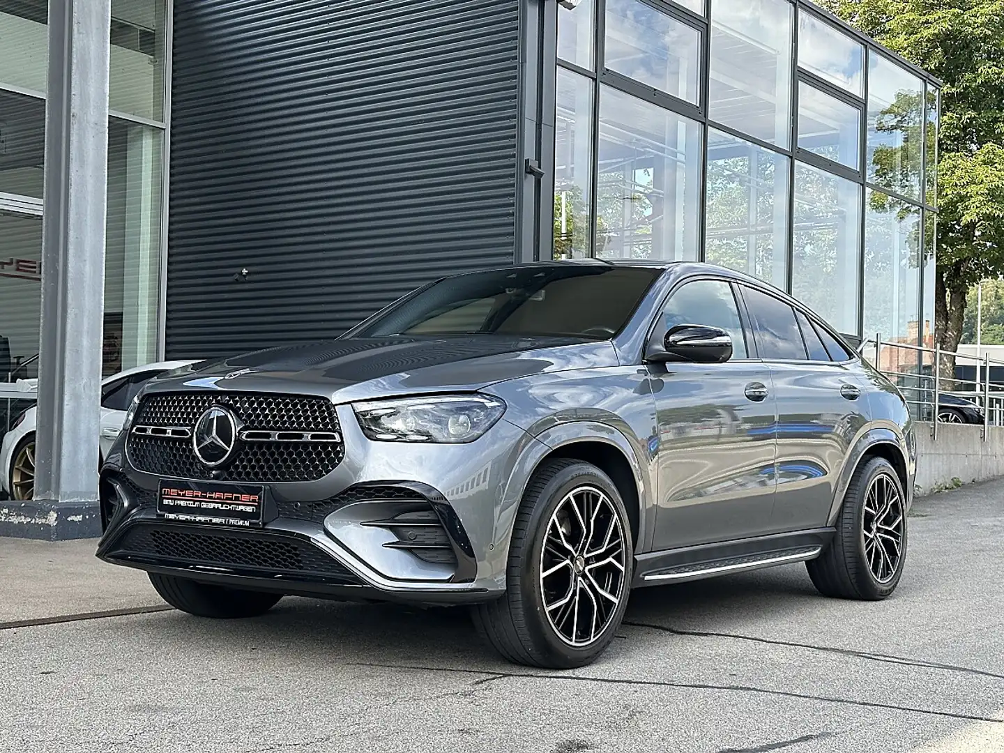 Mercedes-Benz GLE 450 d Coupé 4MATIC AMG-Line Aut. / AHK / STHZ / 360... Grau - 2