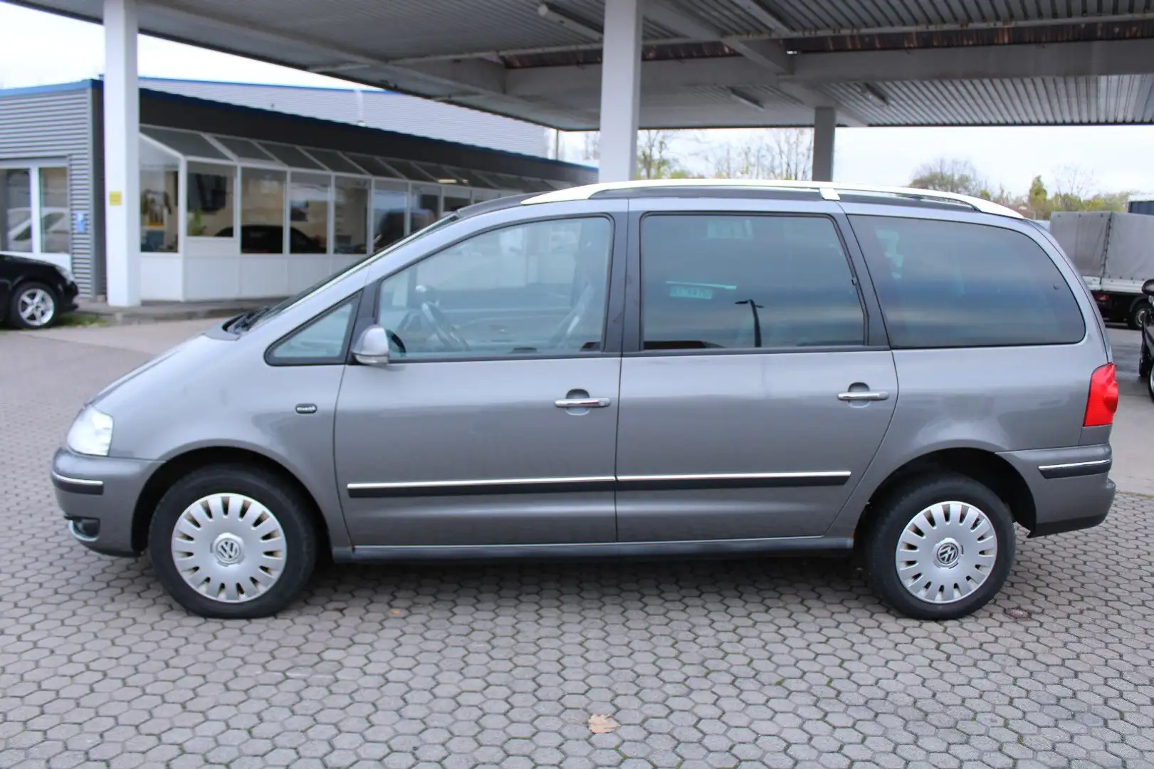 Volkswagen Sharan Trendline,Klima,7 Sitze,PDC Grijs - 2