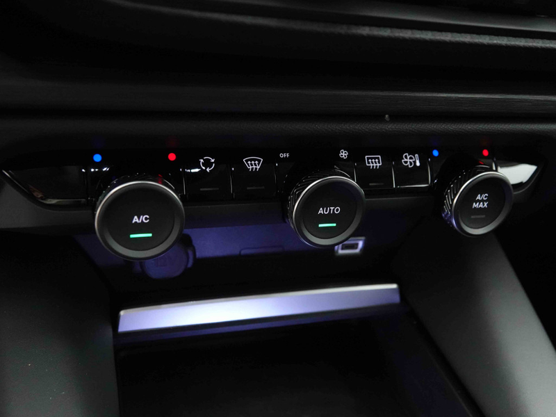 Citroen C5 X 1.2 T 130 AUT Shine | GPS | Camera — photo 14
