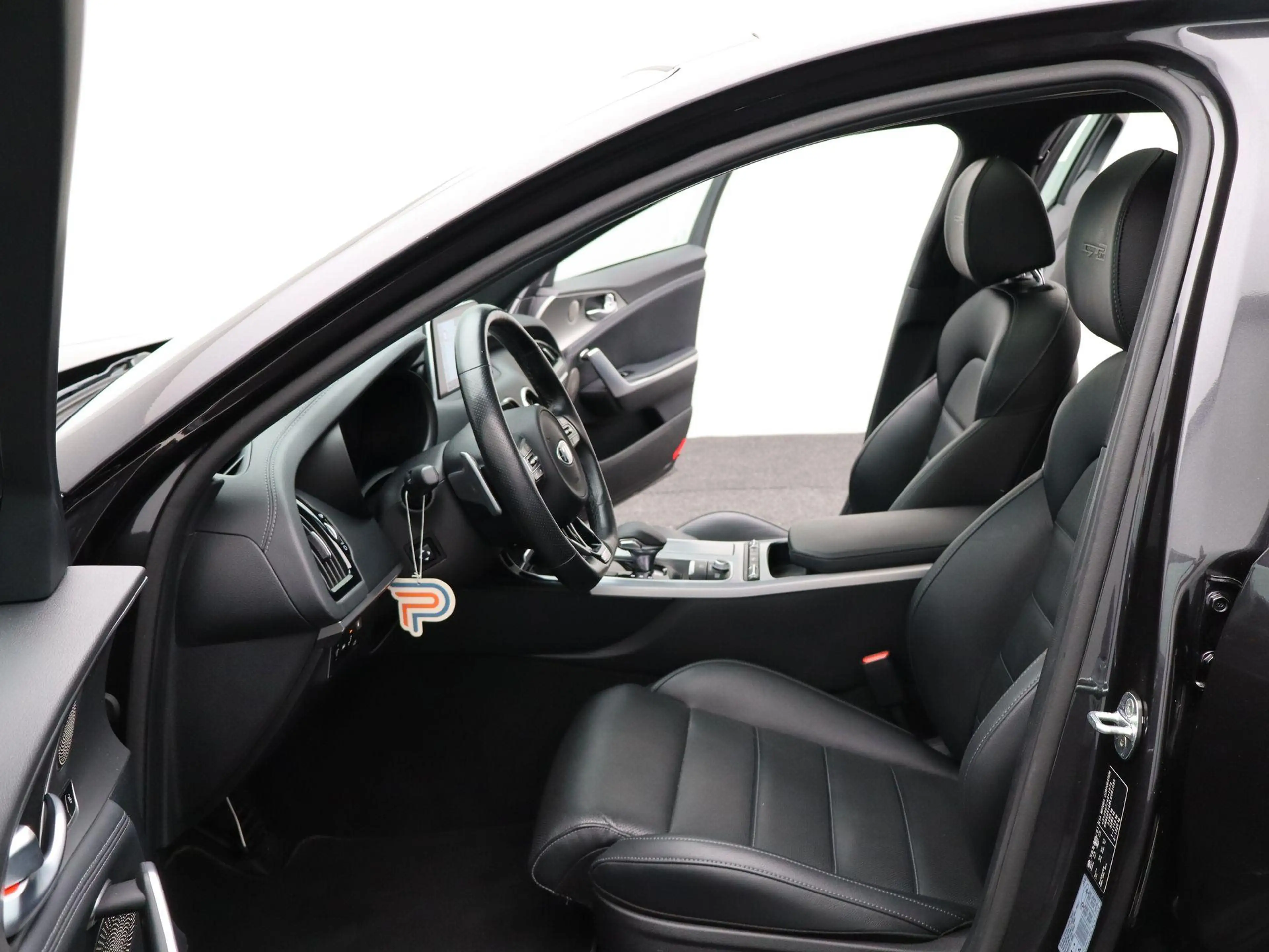 Kia Stinger 2.0 T-GDI GT-Line — photo 12