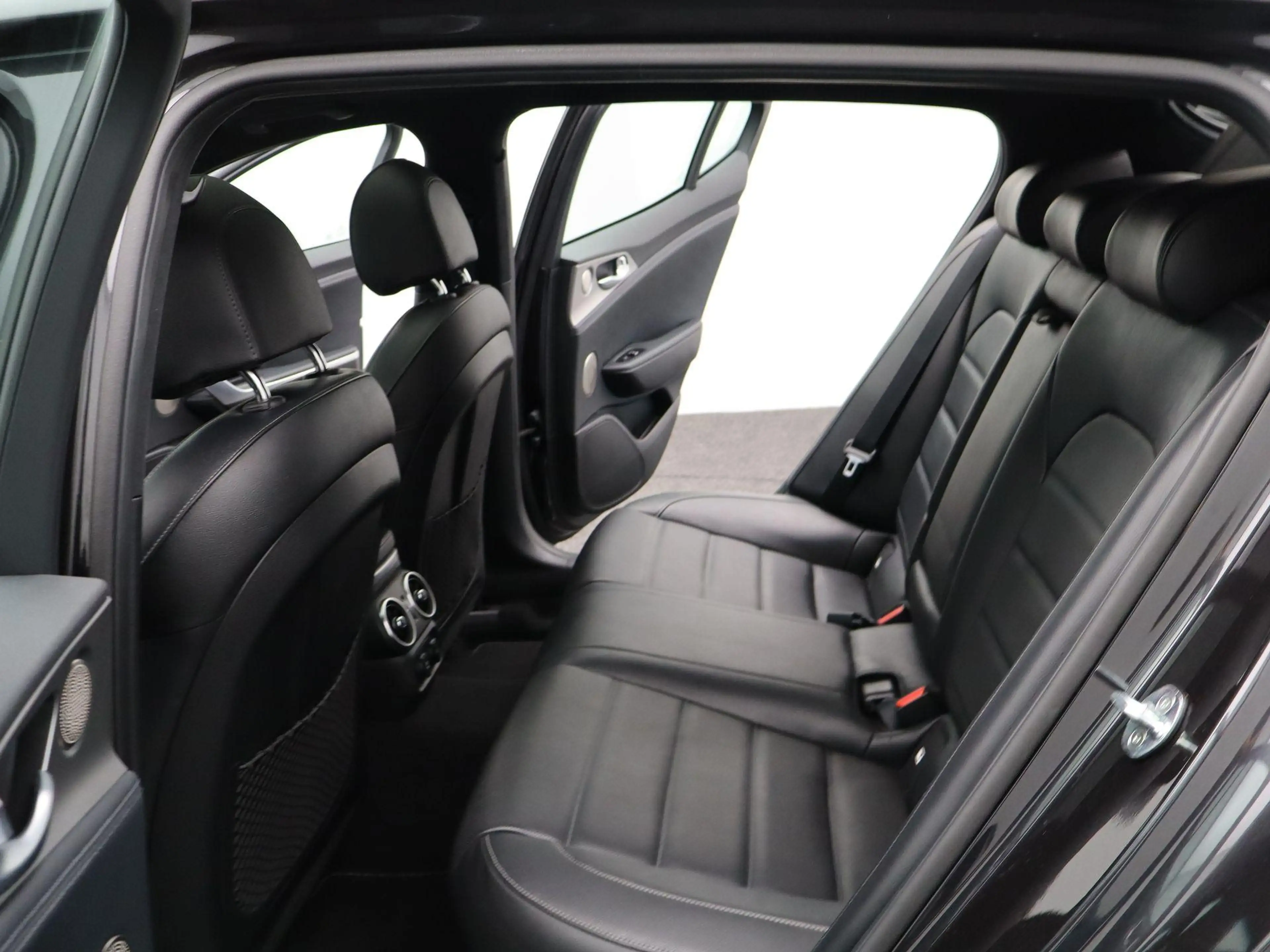 Kia Stinger 2.0 T-GDI GT-Line — photo 13