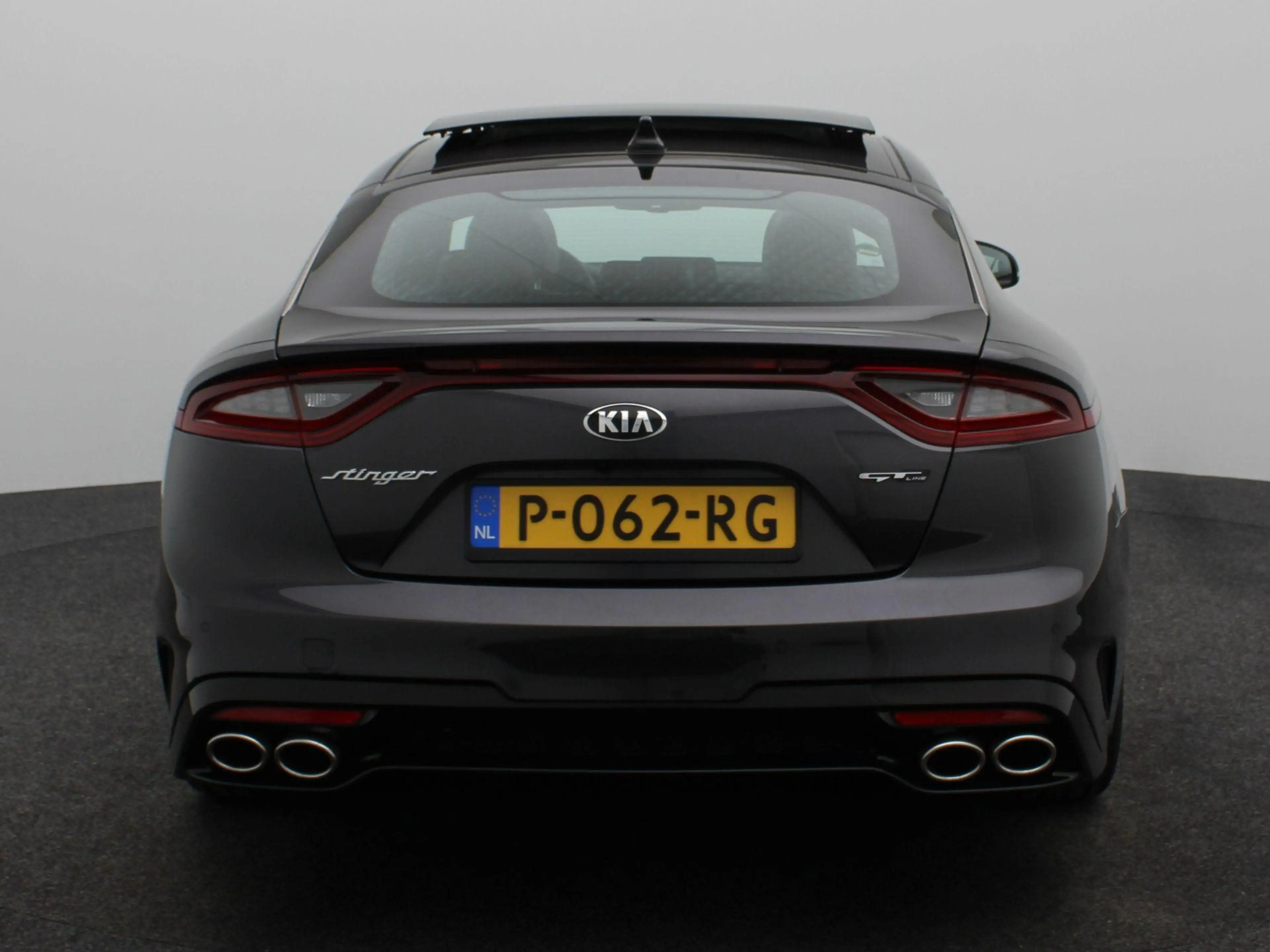 Kia Stinger 2.0 T-GDI GT-Line — photo 6