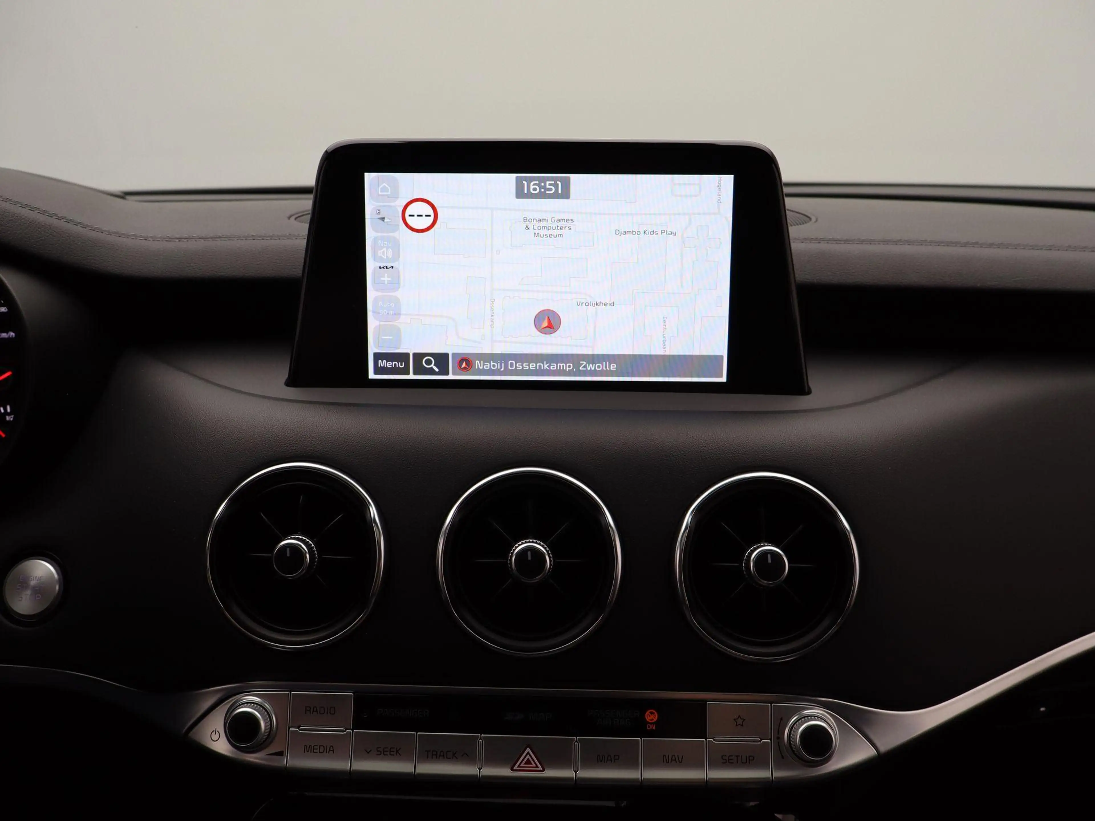 Kia Stinger 2.0 T-GDI GT-Line — photo 10
