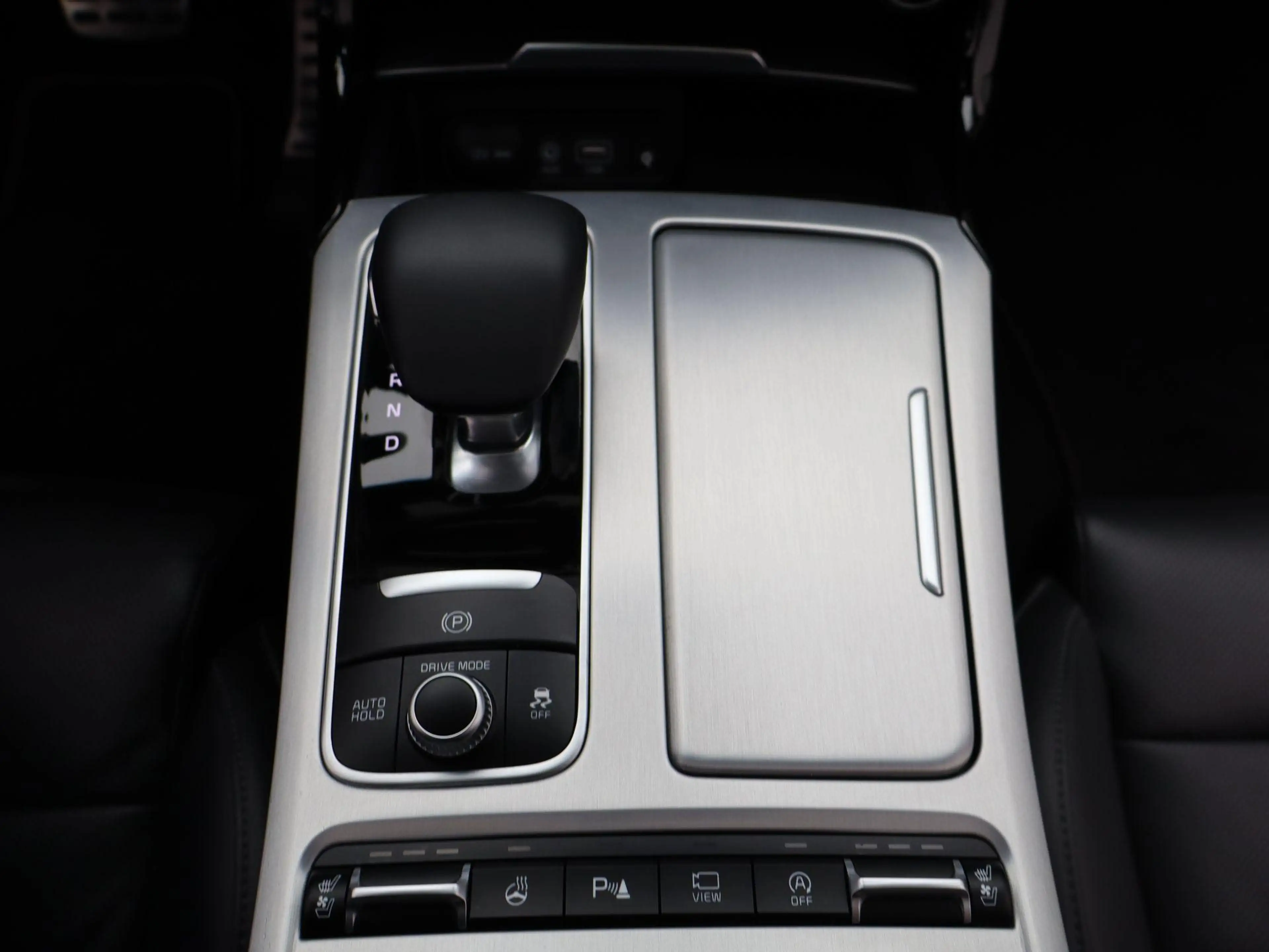 Kia Stinger 2.0 T-GDI GT-Line — photo 11