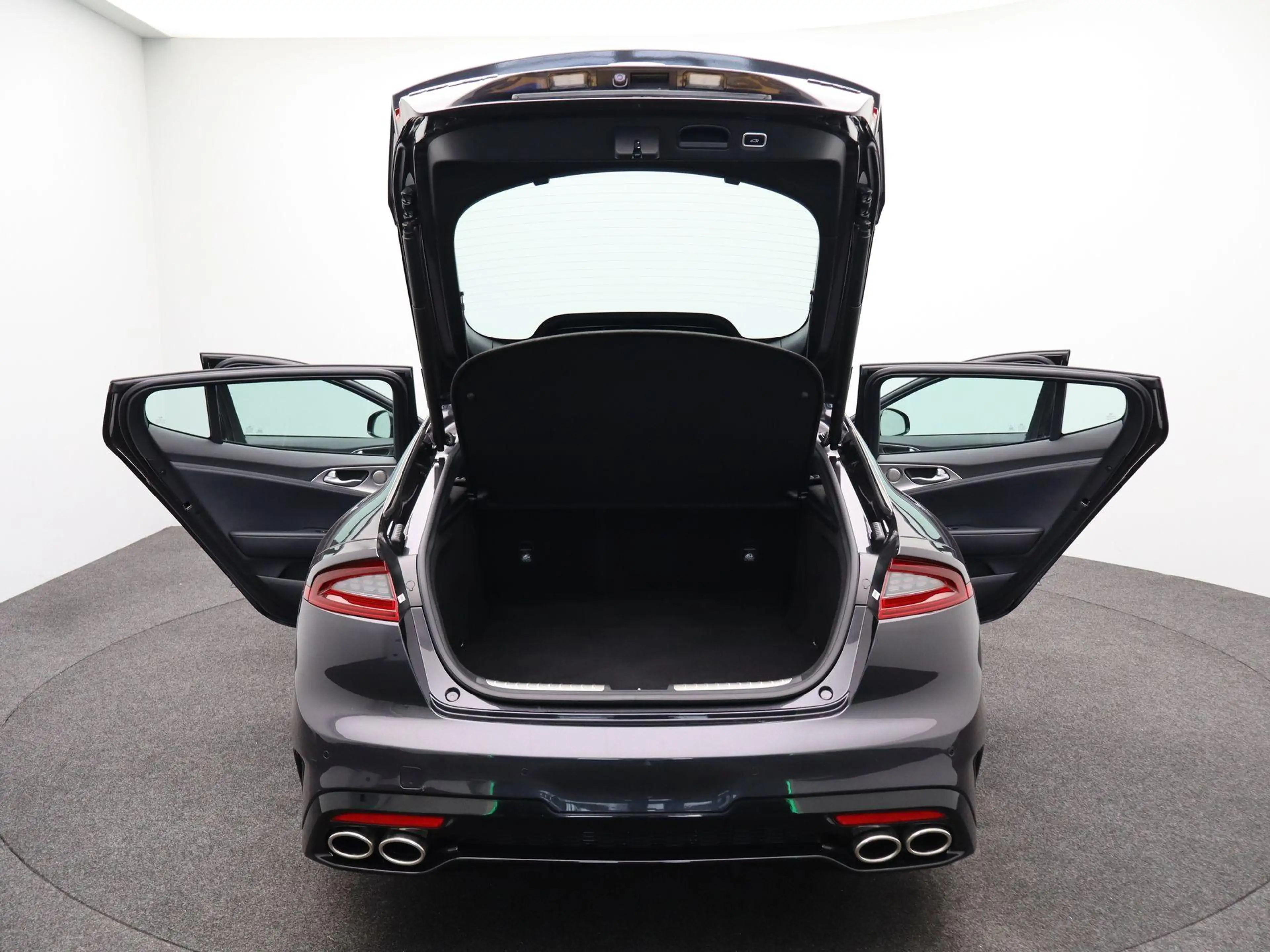 Kia Stinger 2.0 T-GDI GT-Line — photo 14