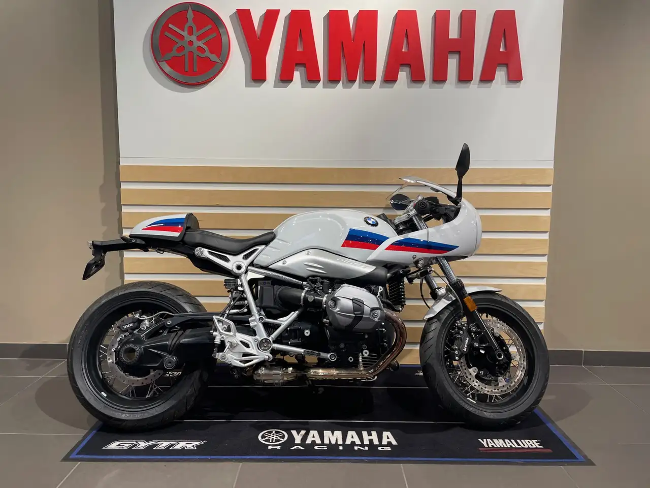 BMW R nineT