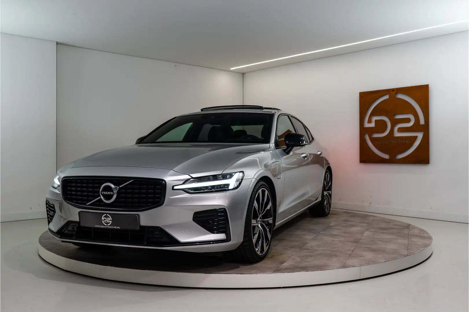 Volvo S60 2.0 Recharge T6 AWD R-Design 340PK | Pano | Bliss Argent - 1