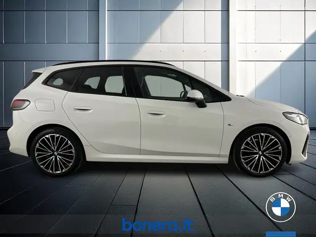 BMW 2 Series view 5