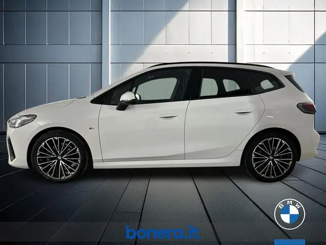 BMW 2 Series view 9