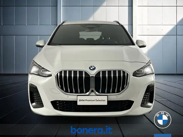BMW 2 Series view 3