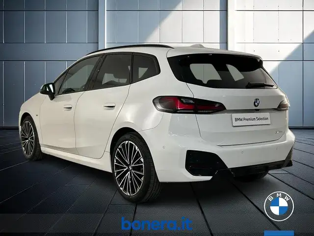BMW 2 Series view 8