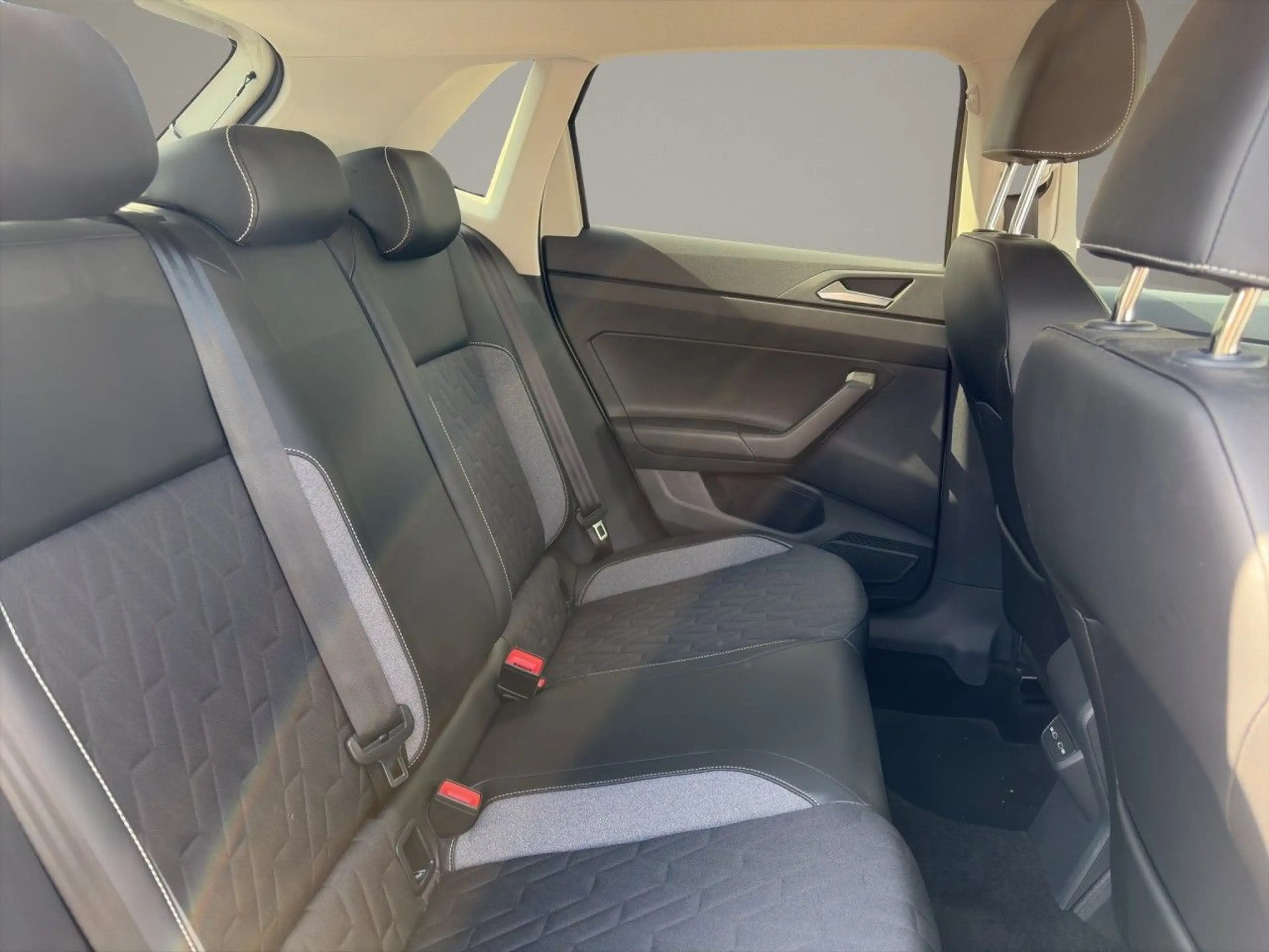 Volkswagen Polo GOAL 1,0 l TSI — photo 14