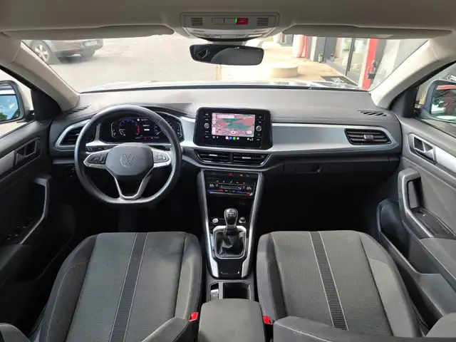 Volkswagen T-Roc view 25