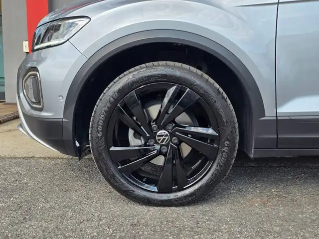 Volkswagen T-Roc view 18