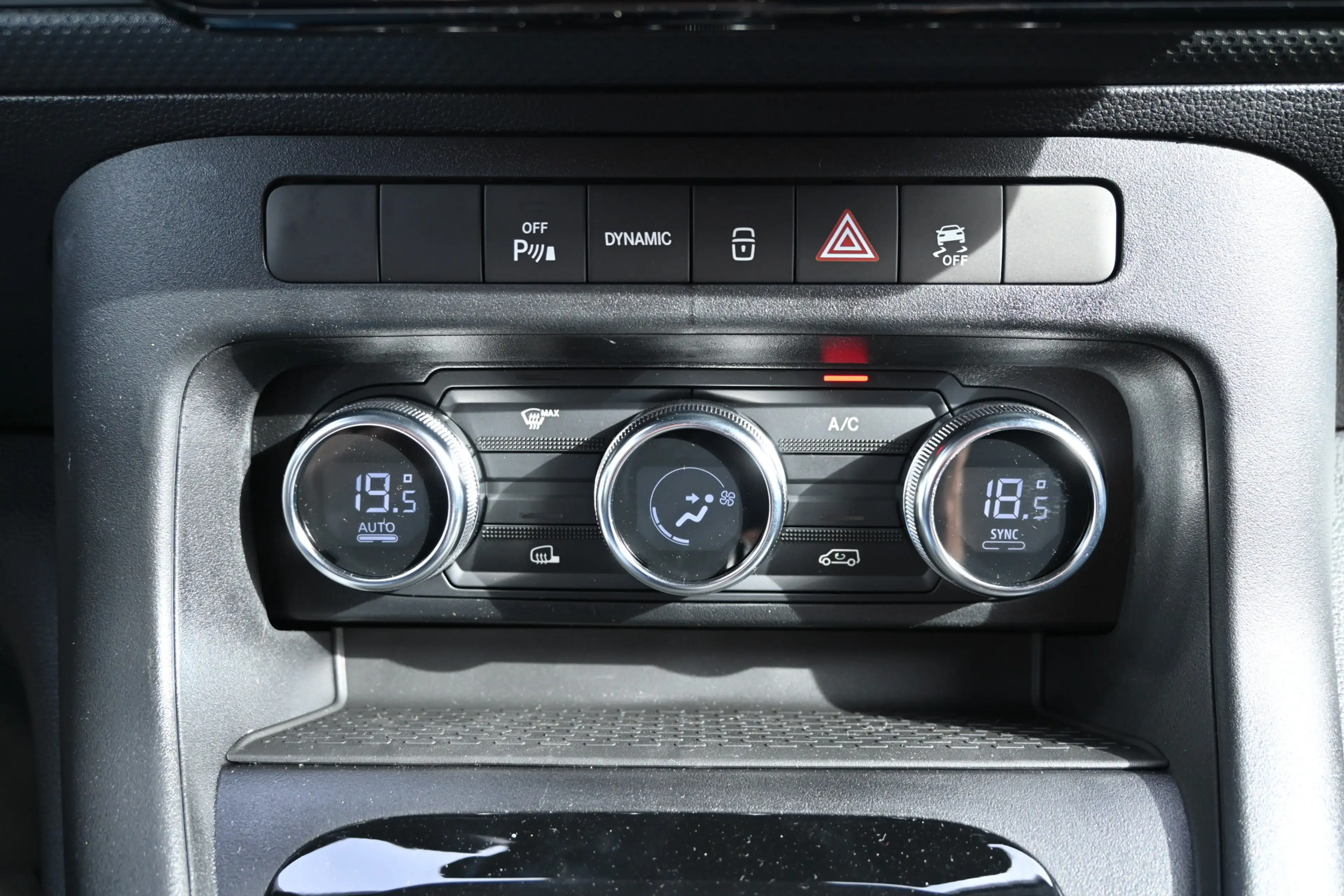 Mercedes-Benz Citan eCitan 112 L1 51 kWh AC 22kW/DC 75kW, Climate cont — photo 16