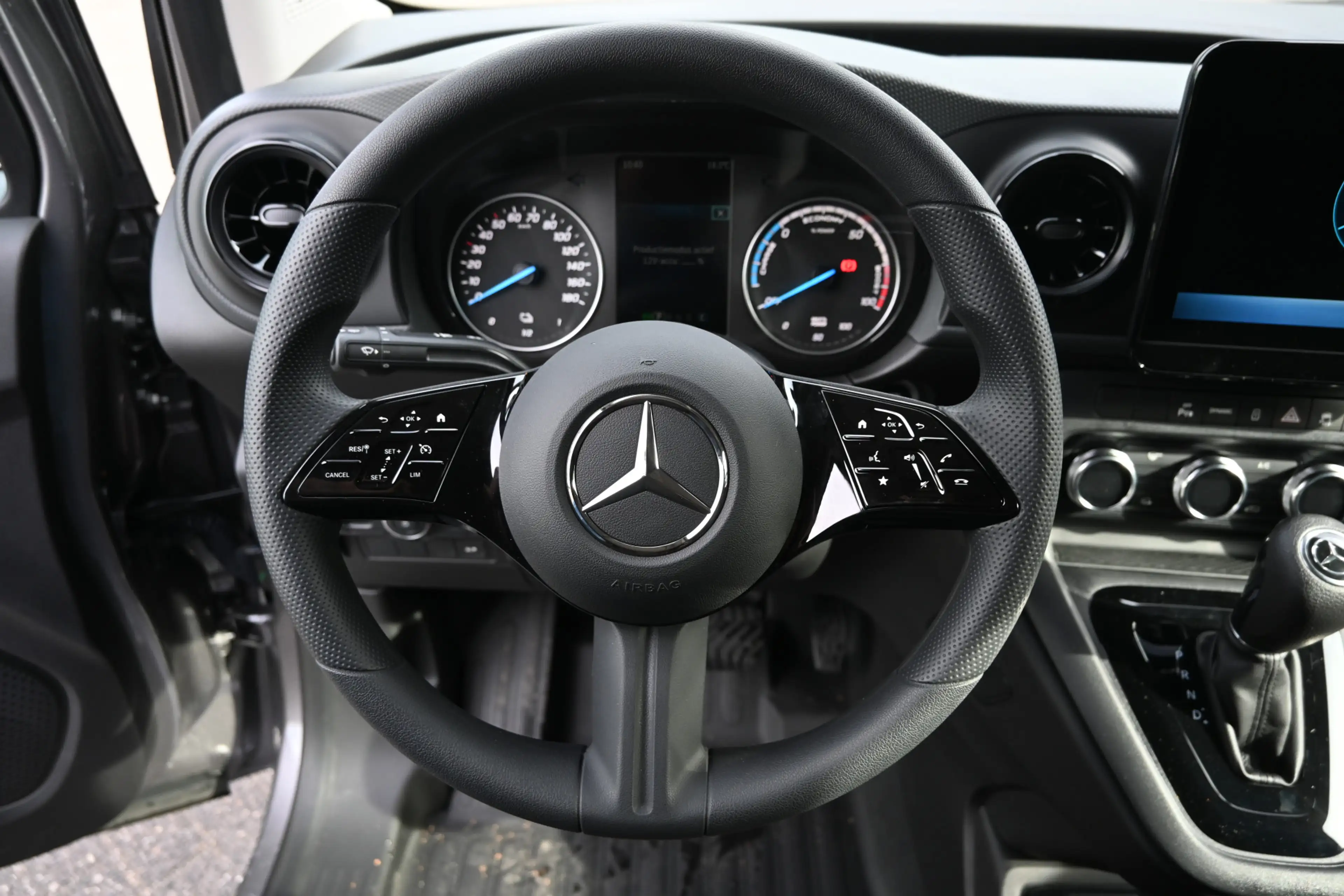 Mercedes-Benz Citan eCitan 112 L1 51 kWh AC 22kW/DC 75kW, Climate cont — photo 10