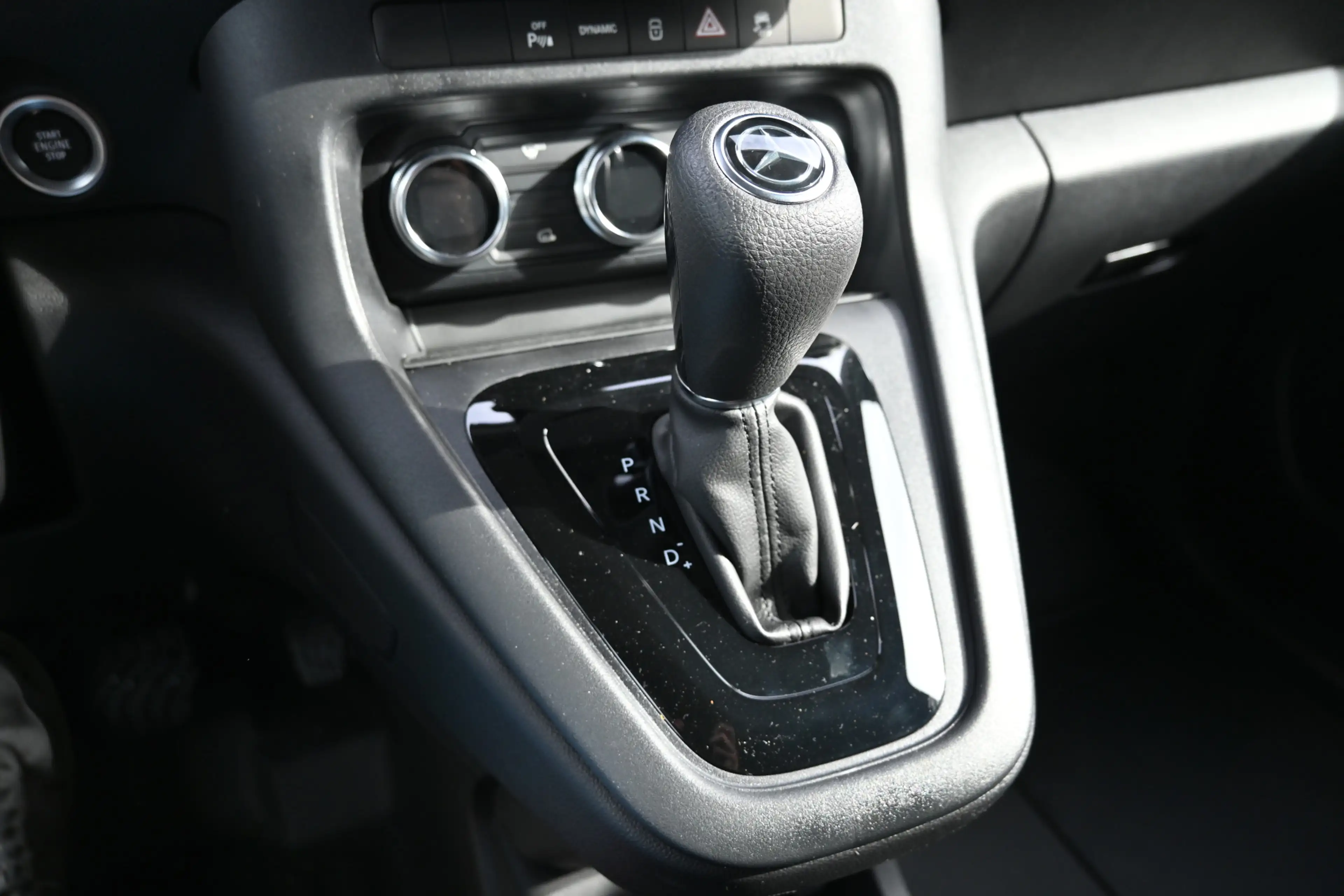Mercedes-Benz Citan eCitan 112 L1 51 kWh AC 22kW/DC 75kW, Climate cont — photo 15