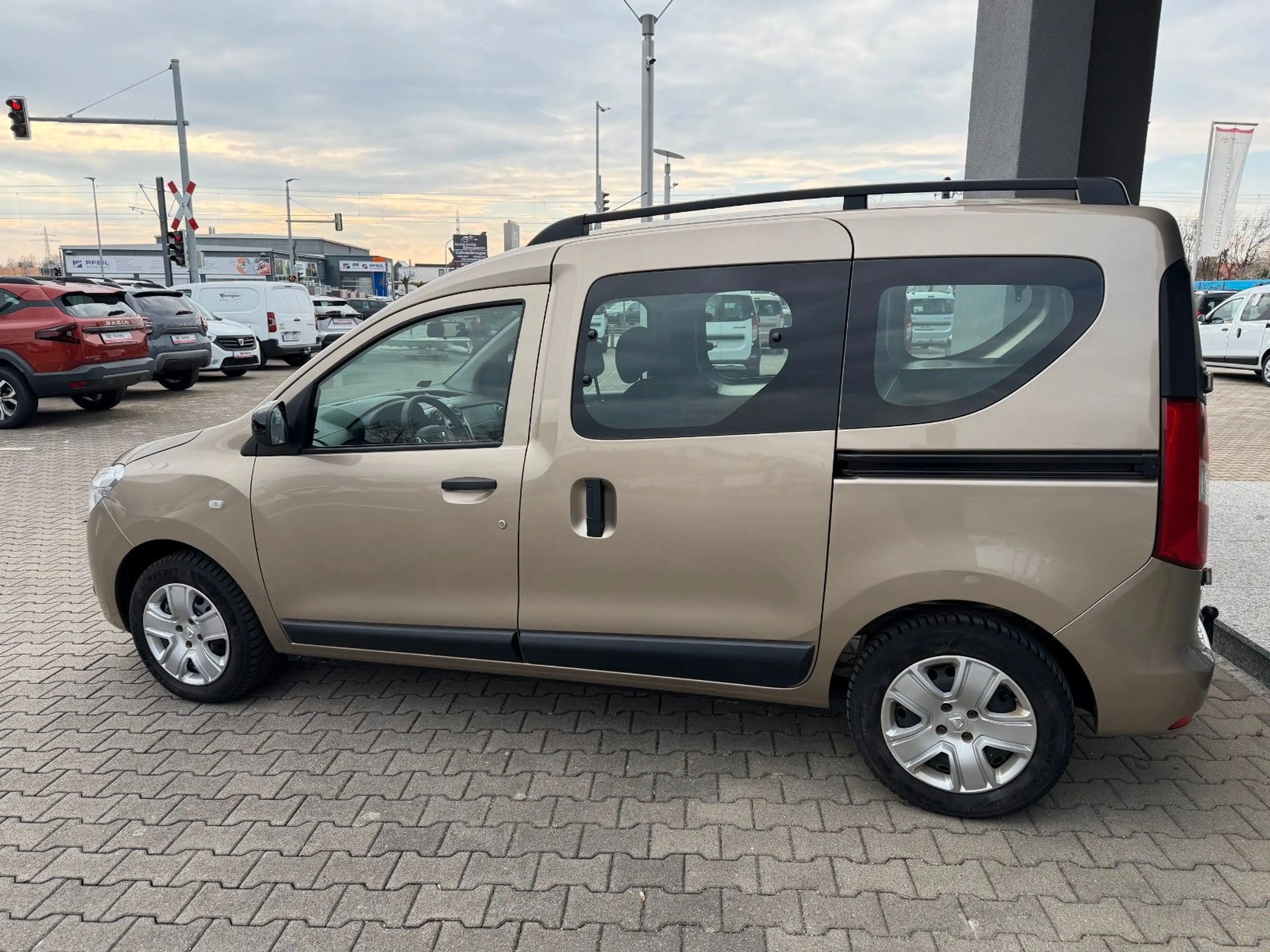 Dacia Dokker 1.3l Turbo Comfort*AHK,SHZ,Klima — photo 8