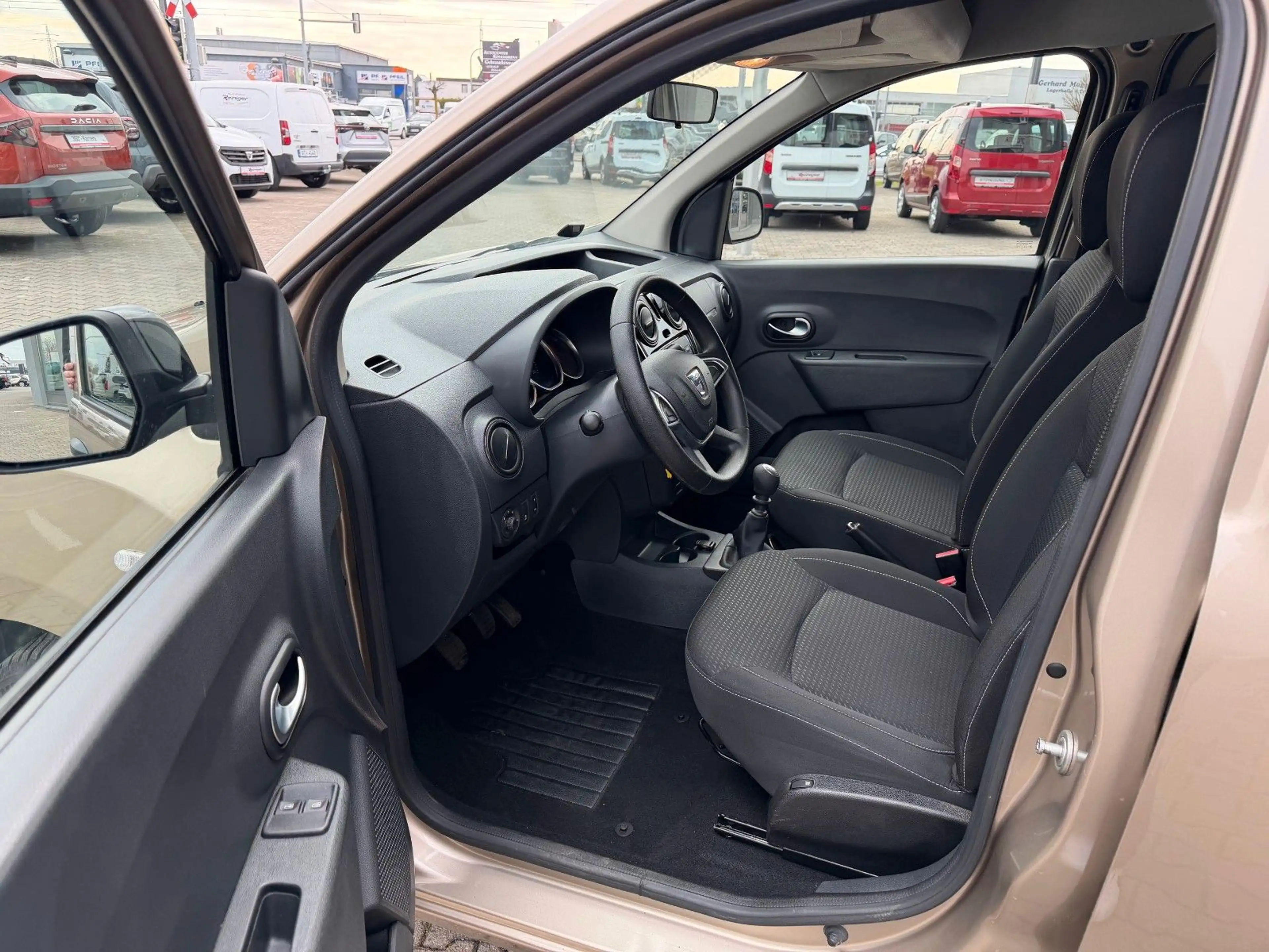 Dacia Dokker 1.3l Turbo Comfort*AHK,SHZ,Klima — photo 9