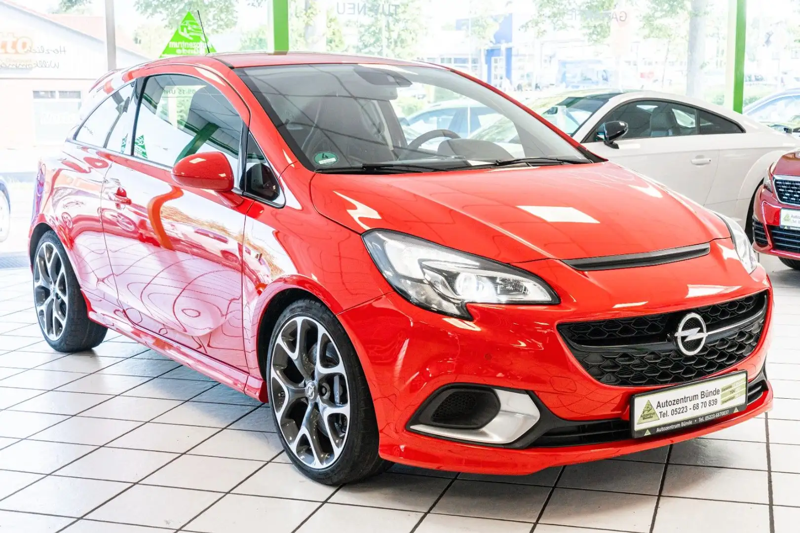 Opel Corsa E 1.6 Benzin Turbo OPC Performance 207 PS Rosso - 2