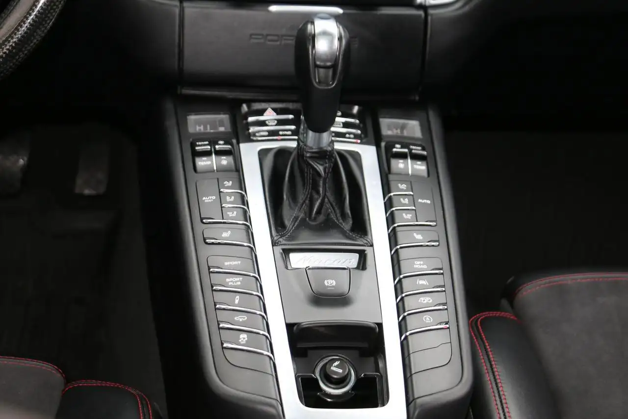 Porsche Macan снимка Porsche Macan