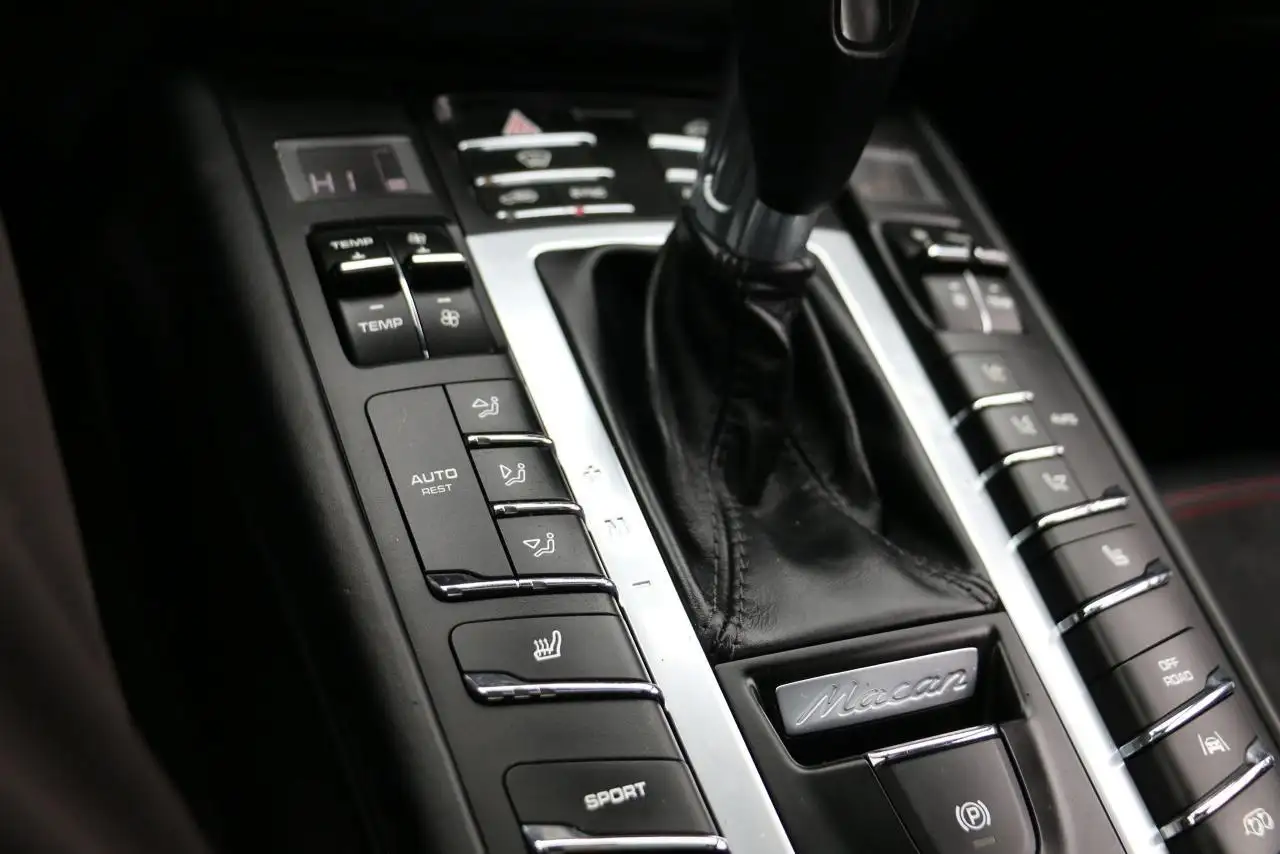Porsche Macan снимка Porsche Macan
